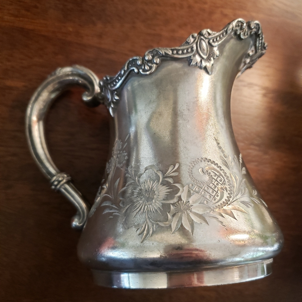 Vintage Floral Engraved 4 Piece Set - Picture 10 of 16